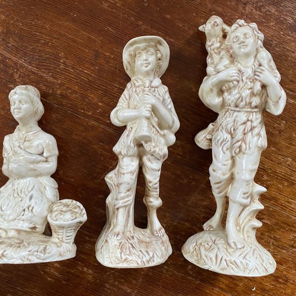 Vintage Nativity 15 Piece Ceramic Set - Picture 5 of 10